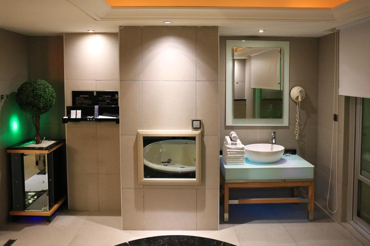 In-Stone Motel Taipei Extérieur photo